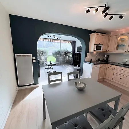 T2 Avec Piscine 300m Et Crique アパート *